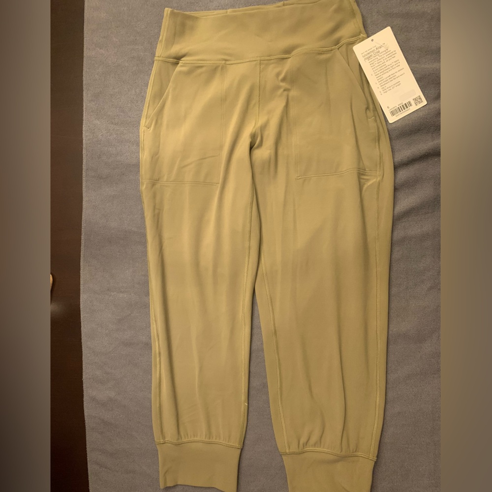 lululemon athletica Olive Ankle Pants - Picture 1 of 3